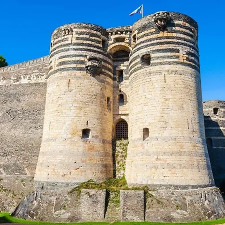 The Originals City, Angers Sud, Le Village 49 Hotel Les Ponts-de-Cé