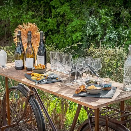 Hotel The Originals City, Angers Sud, Le Village 49 Les Ponts-de-Cé