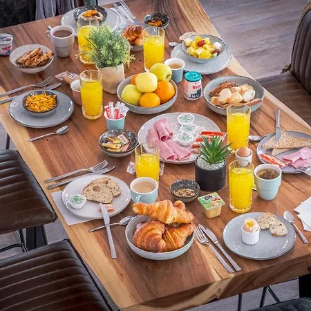 Hotel The Originals City, Angers Sud, Le Village 49 Les Ponts-de-Ce