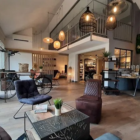 The Originals City, Angers Sud, Le Village 49 Hotel 3*
