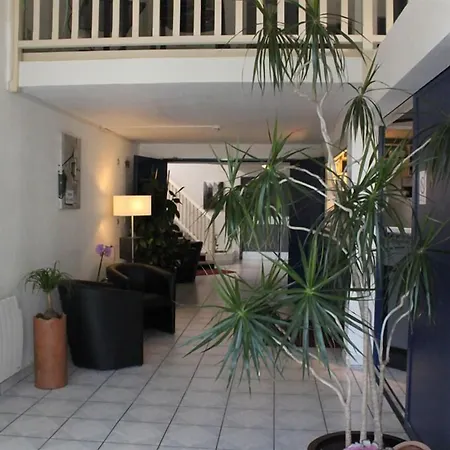 Hotel The Originals City, Angers Sud, Le Village 49 3*