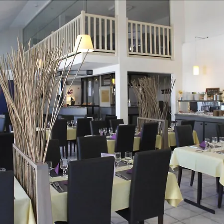 Hotel The Originals City, Angers Sud, Le Village 49 Les Ponts-de-Cé