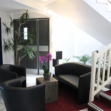 The Originals City, Angers Sud, Le Village 49 Hotel