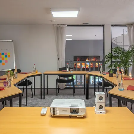 The Originals City, Angers Sud, Le Village 49 Hotel 3*