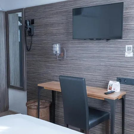 Hotell The Originals City, Angers Sud, Le Village 49