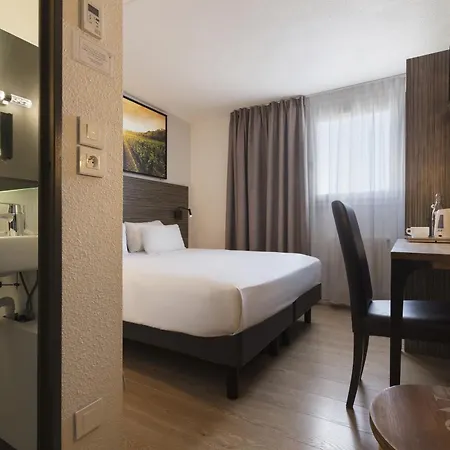 Hotel Sure By Western Angers Sud 3*