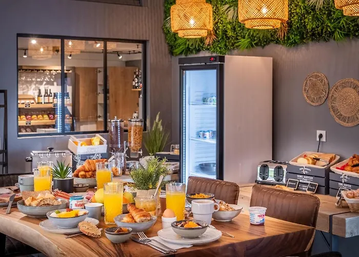 Hotel The Originals City, Angers Sud, Le Village 49 3*