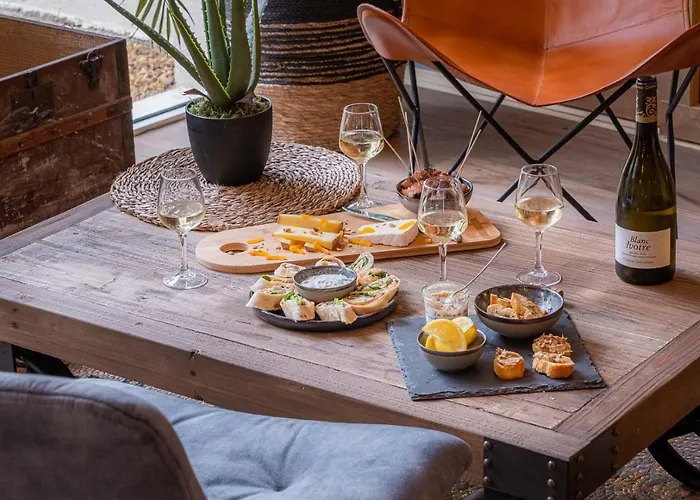 The Originals City, Angers Sud, Le Village 49 3* Les Ponts-de-Cé