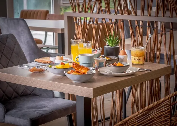 The Originals City, Angers Sud, Le Village 49 Hotel 3*