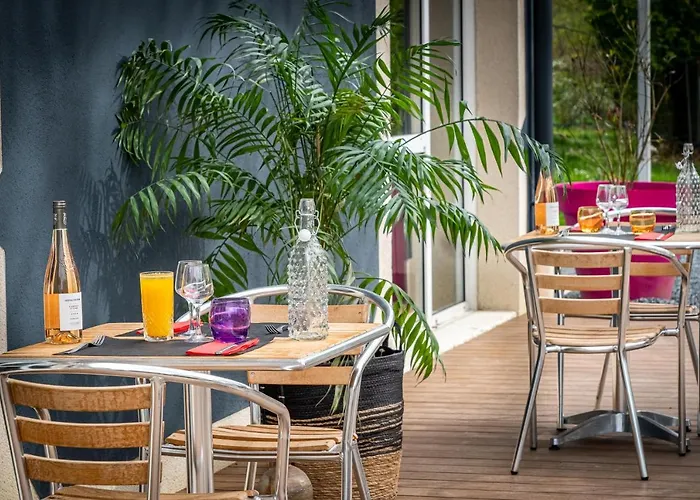 Hotel The Originals City, Angers Sud, Le Village 49 3*