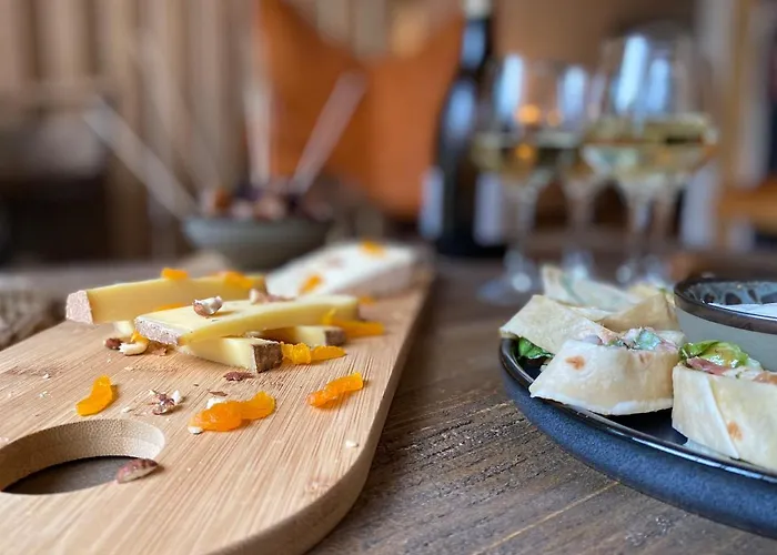 The Originals City, Angers Sud, Le Village 49 Hotel 3*