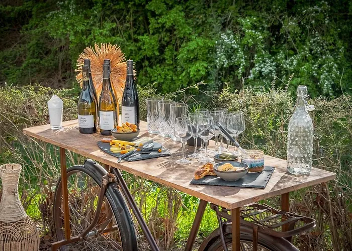 Hotel The Originals City, Angers Sud, Le Village 49 Les Ponts-de-Cé