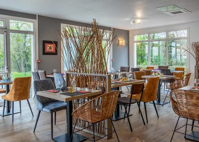 Hotel The Originals City, Angers Sud, Le Village 49 3*