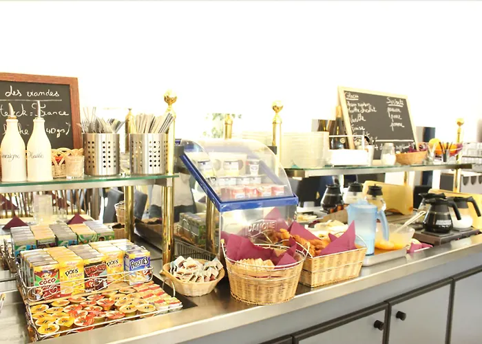 Hotel The Originals City, Angers Sud, Le Village 49 Les Ponts-de-Cé