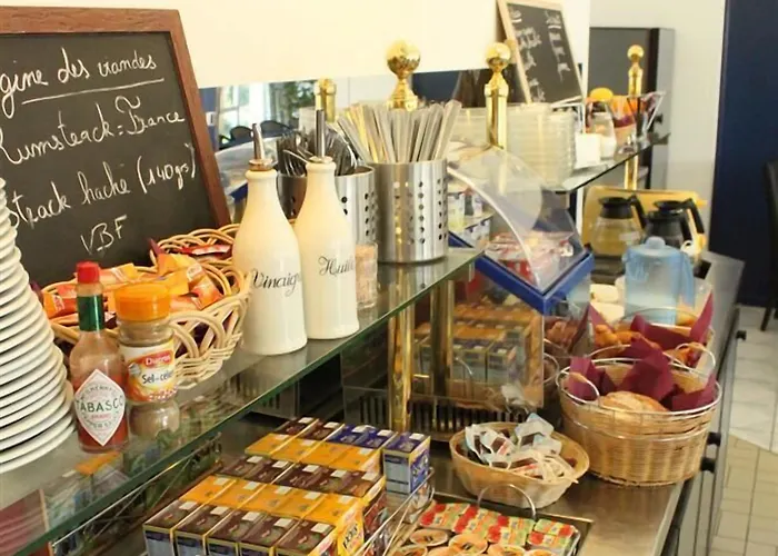 Hotel The Originals City, Angers Sud, Le Village 49 3*