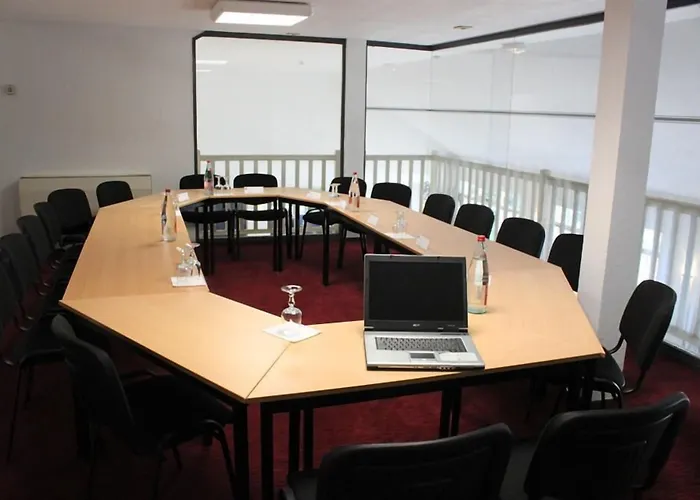 The Originals City, Angers Sud, Le Village 49 3* Les Ponts-de-Cé