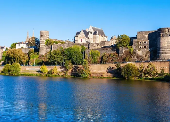 Hotel The Originals City, Angers Sud, Le Village 49 3*