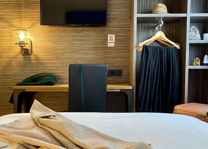 The Originals City, Angers Sud, Le Village 49 Hotel 3*