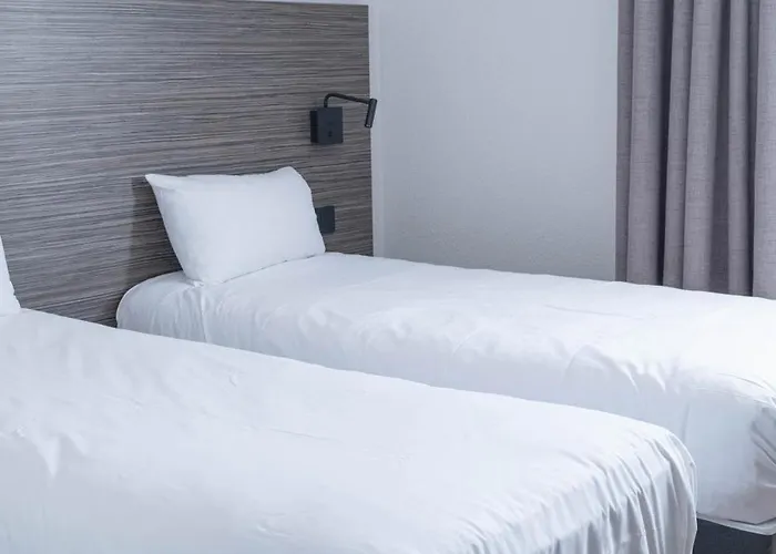 The Originals City, Angers Sud, Le Village 49 3* Les Ponts-de-Cé