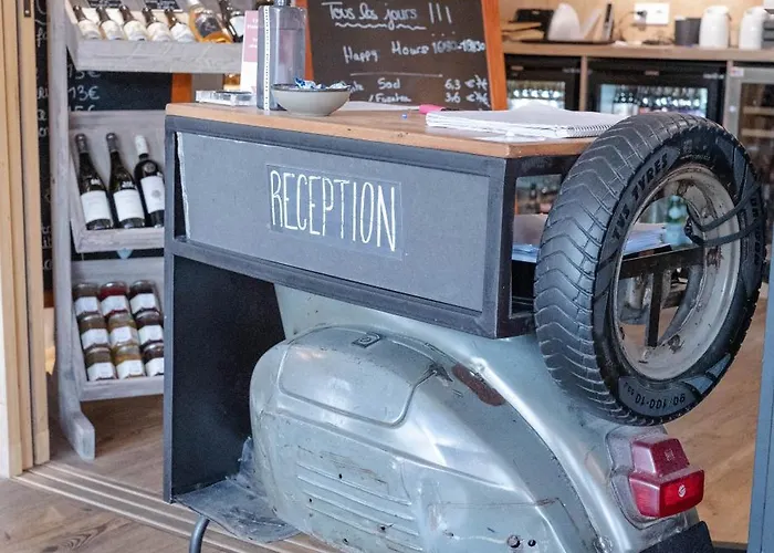 The Originals City, Angers Sud, Le Village 49 Hotel Les Ponts-de-Cé